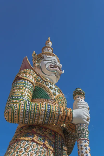 Estátua do Guardião no Templo da Alvorada, Tailândia — Fotografia de Stock