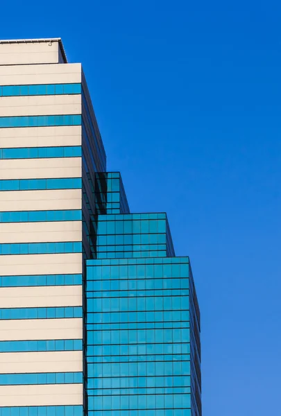 Facade of Office Building in Morning Sunlight, Blue Sky Background — Stock Photo, Image