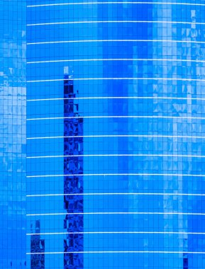 soyut yapı yansıması ile cam cephe