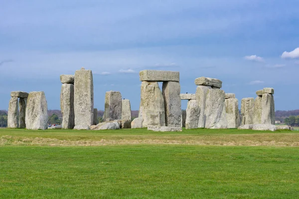 Diğer taraftan Stonehenge