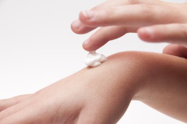 dikkat çekici el kremi