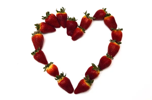 新鲜草莓在心的形状 — 图库照片