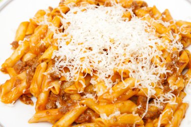 Makarna ve parmesan peyniri