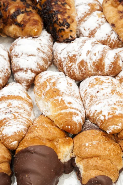 Sortiment av choklad croissanter — Stockfoto