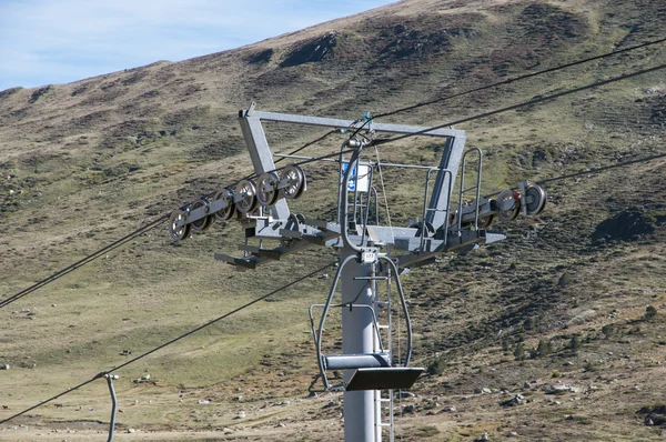 Stoki narciarskie wyciąg krzesełkowy — Zdjęcie stockowe