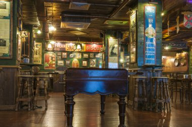 Vintage bar