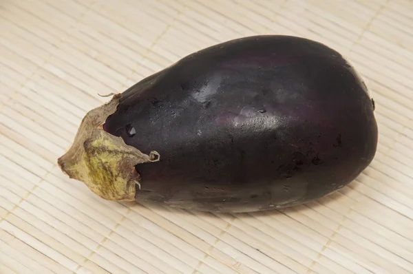 Wet eggplant — Stock Photo, Image
