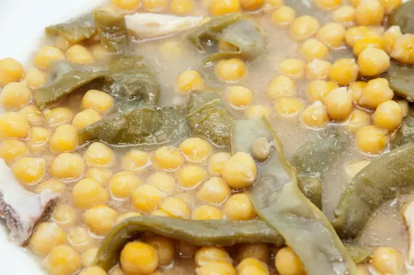 鹰嘴豆和菠菜 — 图库照片