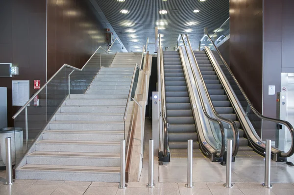 Escaleras mecánicas — Foto de Stock