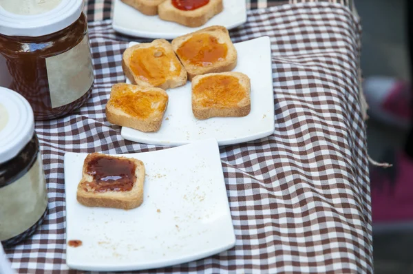 Toast mit Marmelade — Stockfoto