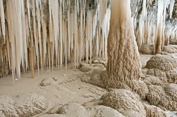 Grand Island buz Mağarası