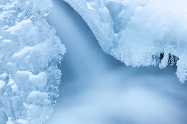 Kış şelale — Stok fotoğraf