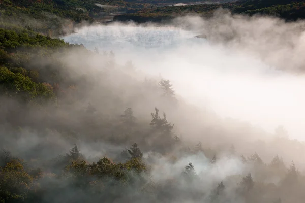 sis bulutları Gölü