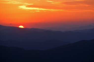 Sunrise--dan clingman's kubbe