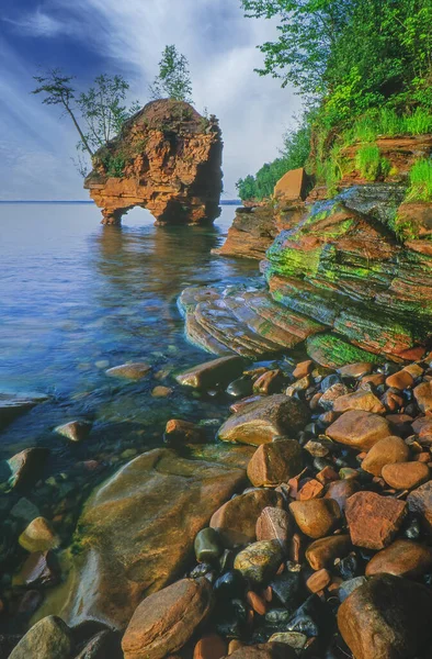 Zomer Landschap Van Zee Stapel Lake Superior Kustlijn Apostel Eilanden — Stockfoto