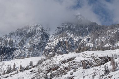 Kış kar manzarası dağ yağışı, San Juan Dağları, Ouray, Colorado, ABD
