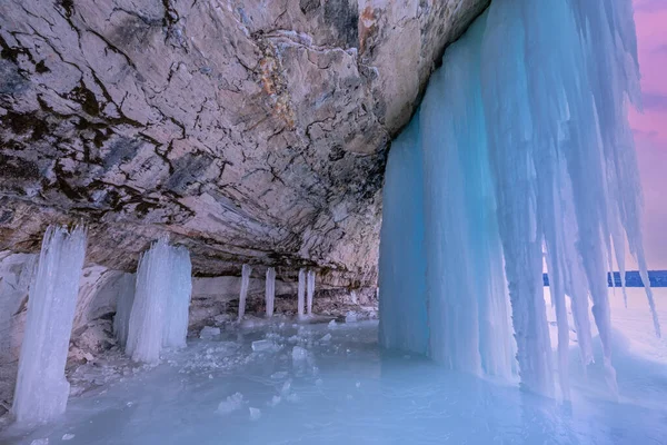 Landscape Mineral Stained Ice Cave Interior Dawn Grand Island National — Stock Photo, Image