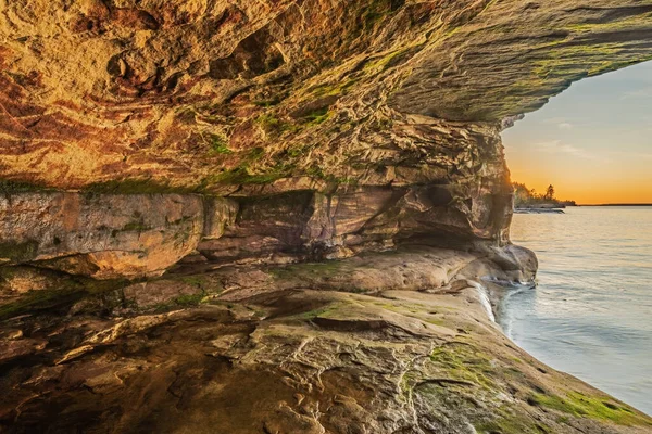 Herbstlandschaft Der Nähe Des Sonnenuntergangs Inneren Einer Meereshöhle Paradise Point — Stockfoto