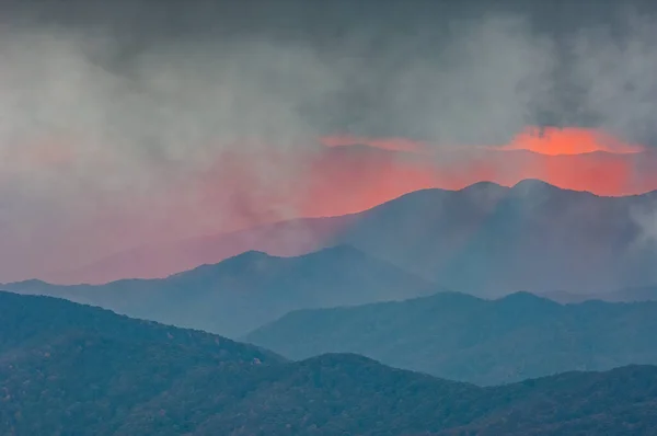 Krajobraz Promieni Słonecznych Wielkich Smoky Mountains Przy Zachodzie Słońca Kopuły — Zdjęcie stockowe