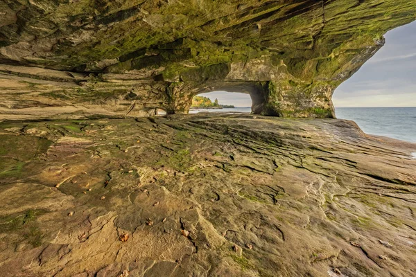 Podzimní Krajina Při Západu Slunce Uvnitř Mořské Jeskyně Paradise Point — Stock fotografie