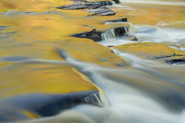 Paisaje Los Rápidos Del Río Presque Isle Capturados Con Desenfoque —  Fotos de Stock