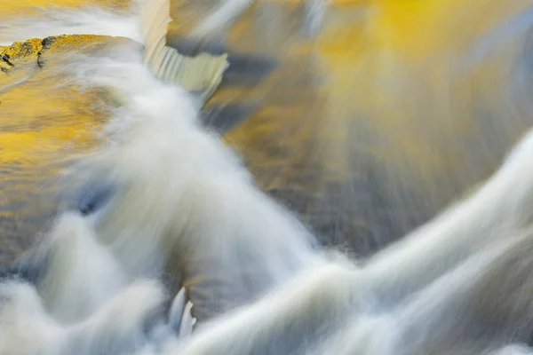 Abstraktní Krajina Presque Isle Řeka Peřejí Zachytil Pohybem Rozostření Dikobraz — Stock fotografie