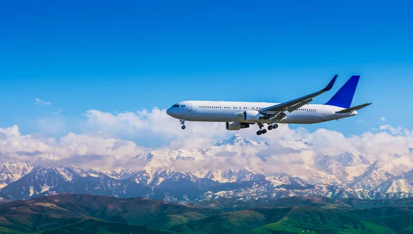 Passenger plane — Stock Photo, Image