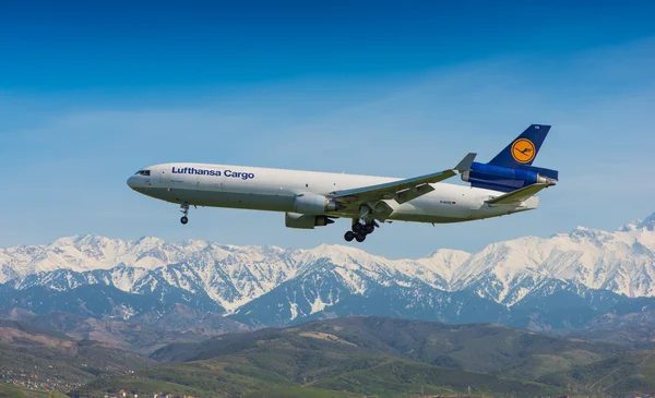 Lufthansa Cargo, McDonnell Douglas MD-11 — Stock Photo, Image