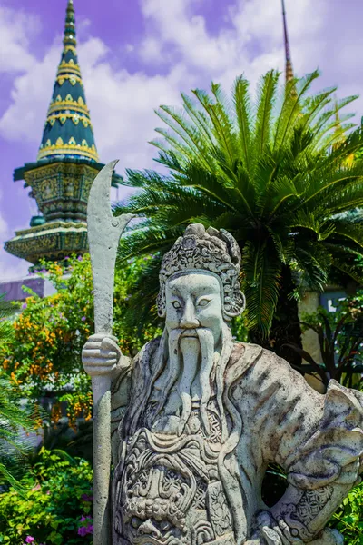 Wächterstatue (Yak) im wat phra kaeo — Stockfoto