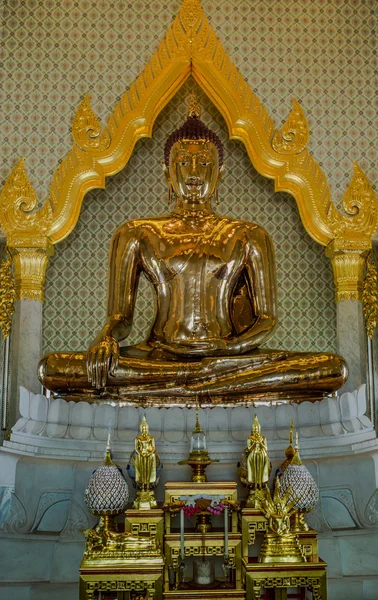 Guldbuddhastaty — Stockfoto