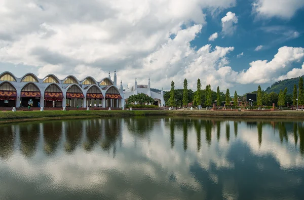 Ostrov pomník v přístavu langkawi Malajsie — Stock fotografie