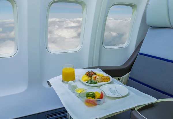 Almoço a bordo do avião — Fotografia de Stock