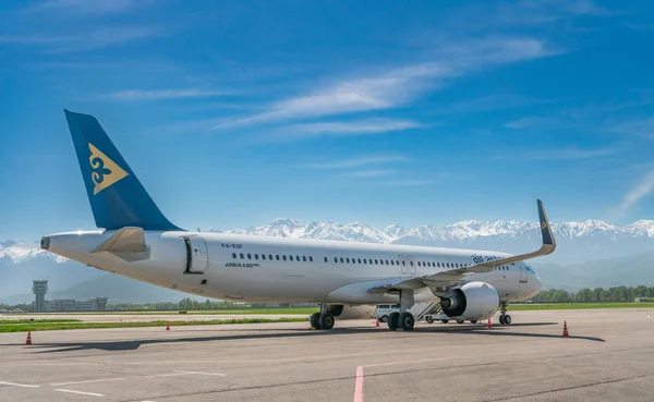 Transport Aircraft Air Astana Company Public Airport Sunny Day — стоковое фото