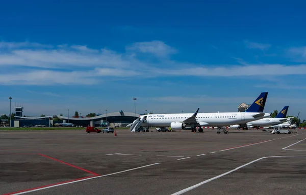 Air Astana Company Transport Aircrafts Public Airport Sunny Day — Stock Photo, Image
