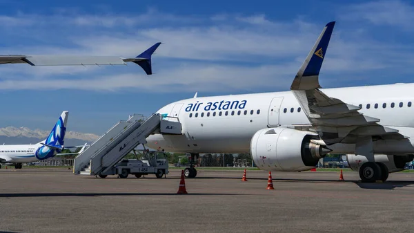 Transport Aircraft Air Astana Company Public Airport Sunny Day — Stock Photo, Image
