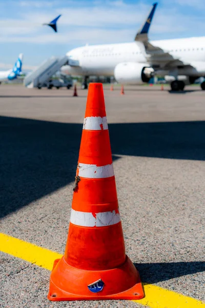 Transport Aircraft Public Airport Sunny Day — Stock Photo, Image