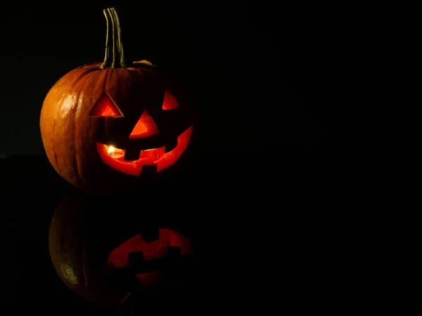 Zucche di Halloween su sfondo nero — Foto Stock