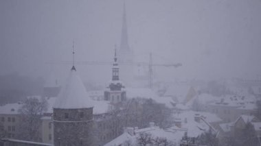 Estonya, Tallinn 'deki Eski Şehir' in harika kış havası