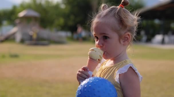 Adorable Years Old Girl Eating Ice Cream Outdoors Park Summer — Stok video