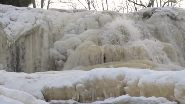 Maravillosa Cascada Invierno Congelada Con Rastros Derretimiento Hielo Keila Joa — Vídeos de Stock