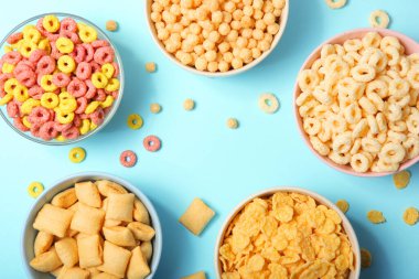 Masada farklı türde mısır kahvaltıları var.