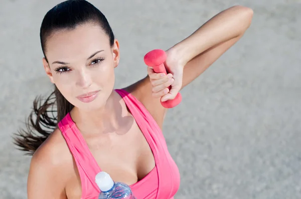 Beautiful girl doing sports — Stock Photo, Image