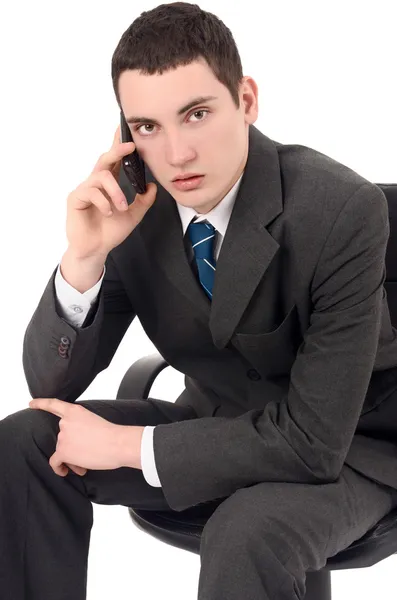 Jonge zakenman praten aan de telefoon. — Stockfoto