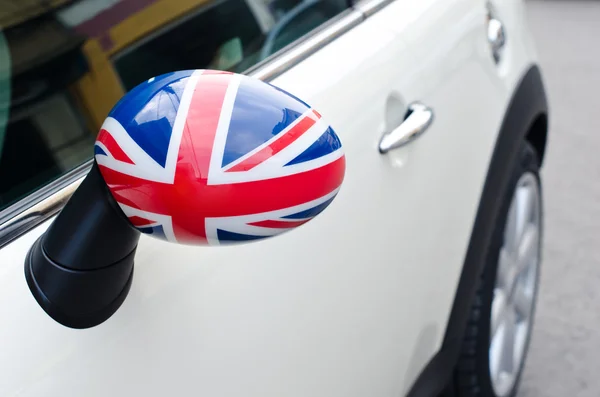 Close up on a side mirror of a car with the UK flag on it. — Stock Photo, Image