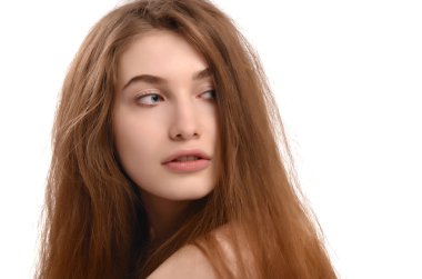 genç kadın geri omzunun bakarak.