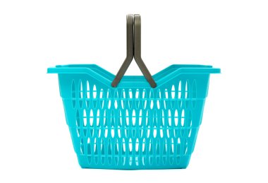 beyaz izole mavi plastik alışveriş sepeti.