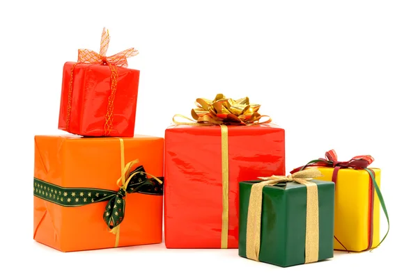 Haufen schön verpackter Geschenke. — Stockfoto