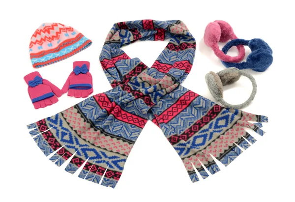 Roze en blauwe winter accessoires geïsoleerd op witte achtergrond. — Stockfoto