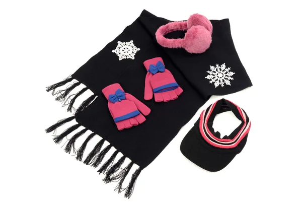 Černá vlněná šála s odpovídající růžové rukavice, klobouk hledí a klapky. — Stock fotografie