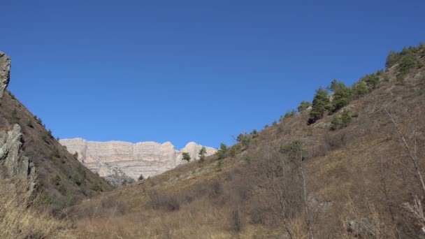 Panorama Van Avond Bergen Rotsachtige Ruggen Guloyhi Kloof Met Blauwe — Stockvideo